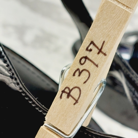 BCBGeneration Preize Black Patent Faux Leather Slingback Heeled Sandals B397 - Picture 9 of 10